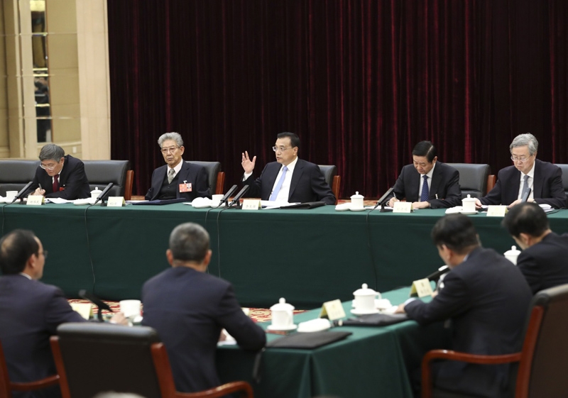李克强栗战书汪洋王沪宁赵乐际韩正分别看望出席全国政协十三届三次会议委员 并参加讨论