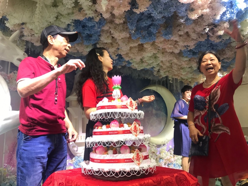 沁园春.贺黄河江先生古稀华诞