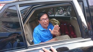 马英九陈水扁争论兵役制度 网友：扁脑子清醒，不像“病人”