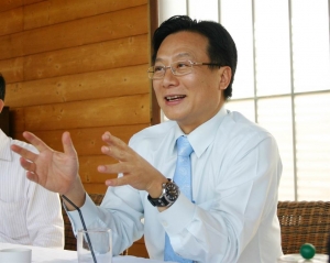 国民党主席参选人批台当局：只有回到马英九时代，两岸才能和平